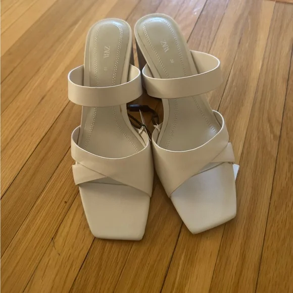 Zara Beige Block Heel Leather Sandals Size 8 (39) - Picture 3 of 5